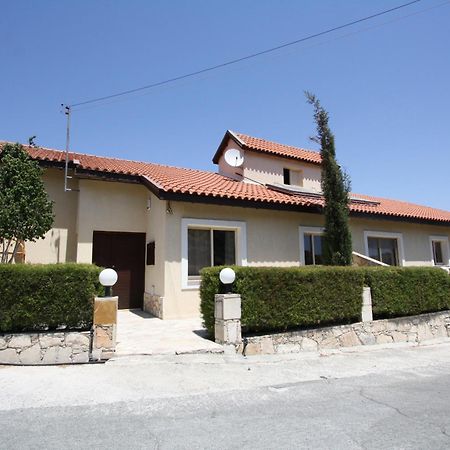 Swimmers' Paradise Pissouri Bagian luar foto