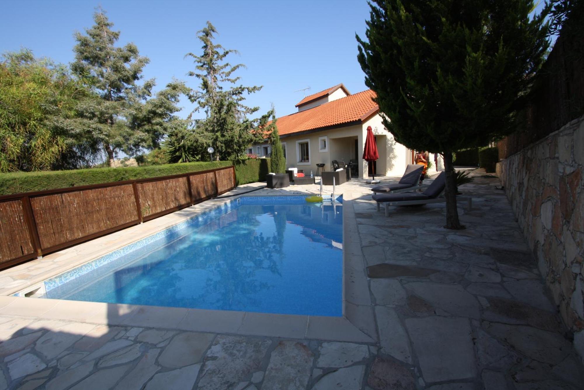 Swimmers' Paradise Pissouri Bagian luar foto