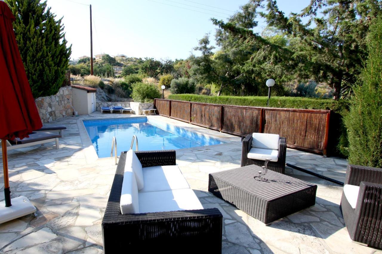 Swimmers' Paradise Pissouri Bagian luar foto