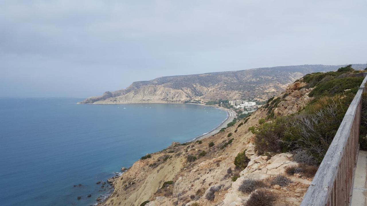Swimmers' Paradise Pissouri Bagian luar foto